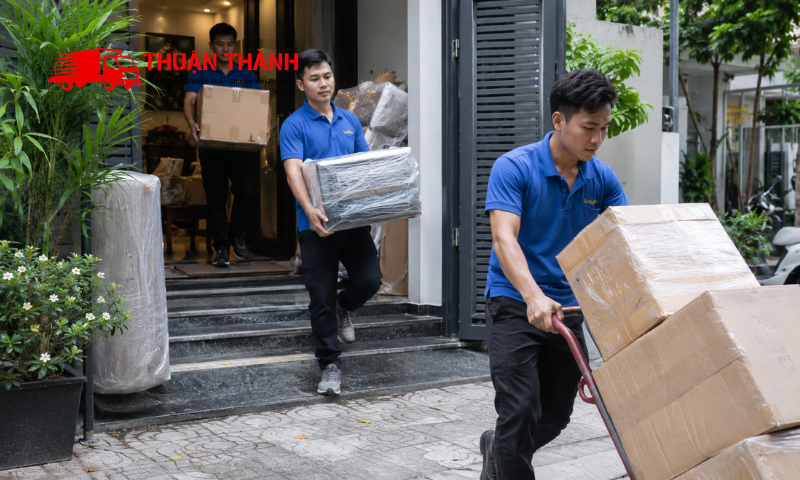 Bốc xếp tại phường Hòa Xuân